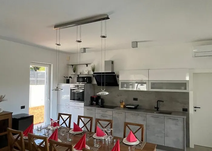 Anna Vila Premantura